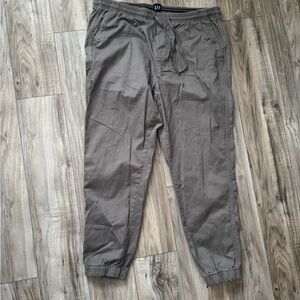 GAP women’s  Charcoal Joggers